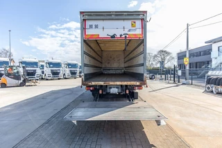 Renault N/A 2012 - MIDLUM 270 (18t) DXI + Dhollandia image 11