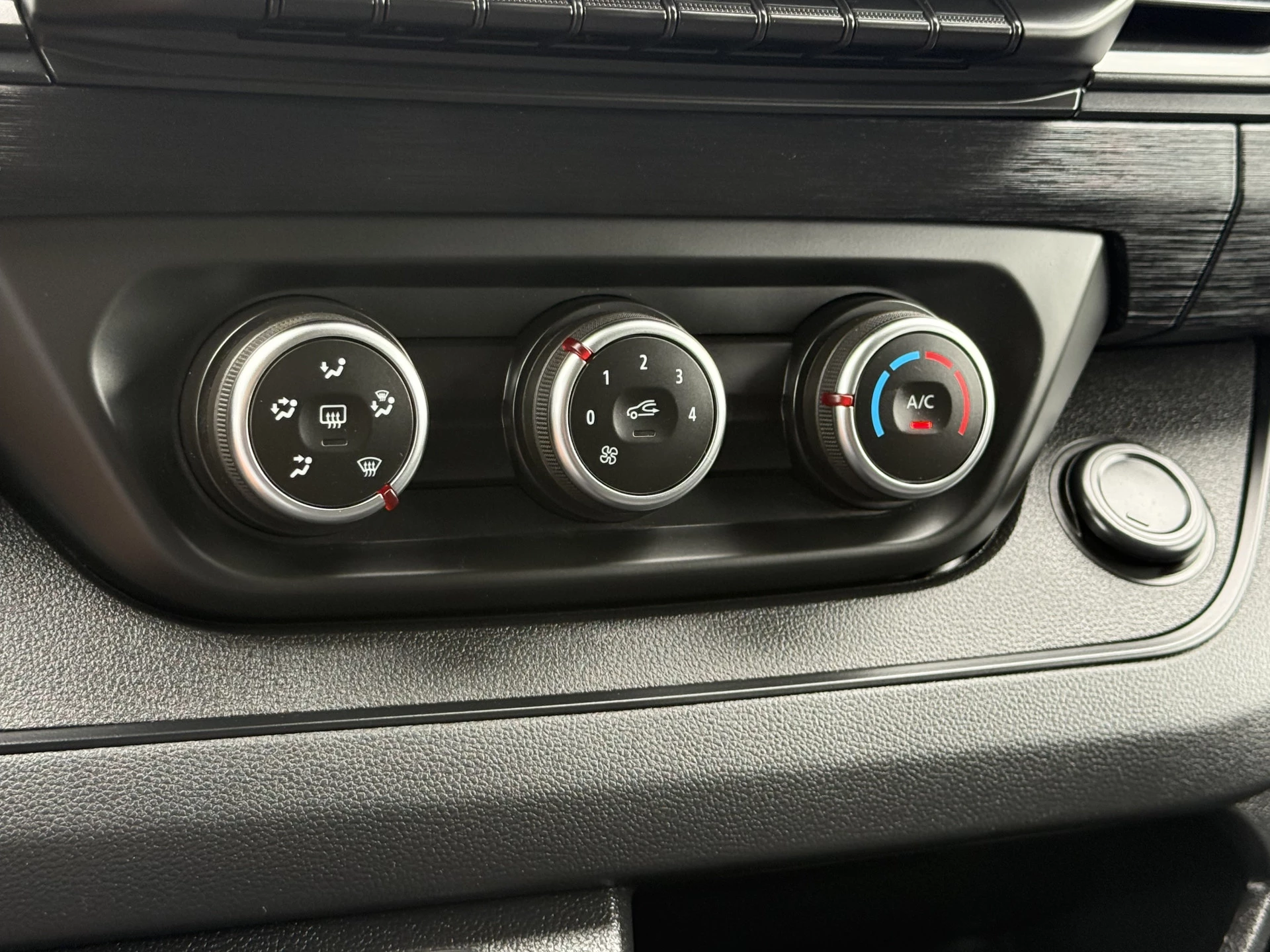 Renault Trafic 2024 - 2.0 dCi 150 PK AUTOMAAT / L2H1 / 27.349 KM!! / TREKHAAK / IMPERIAAL / 3-ZITS / CAMERA / LED zdjęcie 18