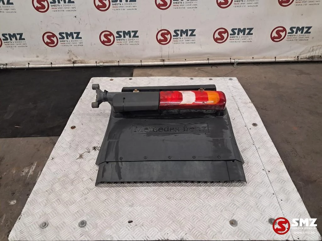Mercedes-Benz 2015 - Occ spatbord achteraan rechts + spatbordhouder Mer immagine 2