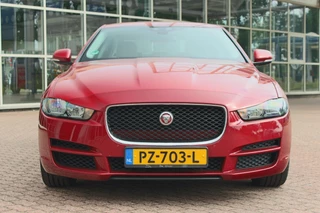 Jaguar XE 2017 - 2.0 Prestige AWD afbeelding 2 miniatuur