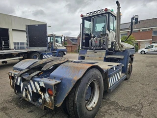 Terberg RT283 /TERMINAL TRACTOR 4X4/ TURNING CHAIR. /AUTOMATIC GEAR /19208 HOURS 2017 afbeelding 3 miniatuur