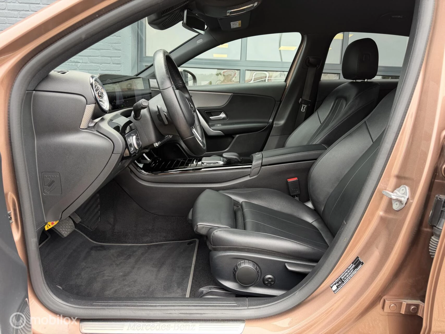 Mercedes-Benz A-Klasse 2021 - 250 e 5-2021 Airco Navi Leder SOH 95,4% afbeelding 10