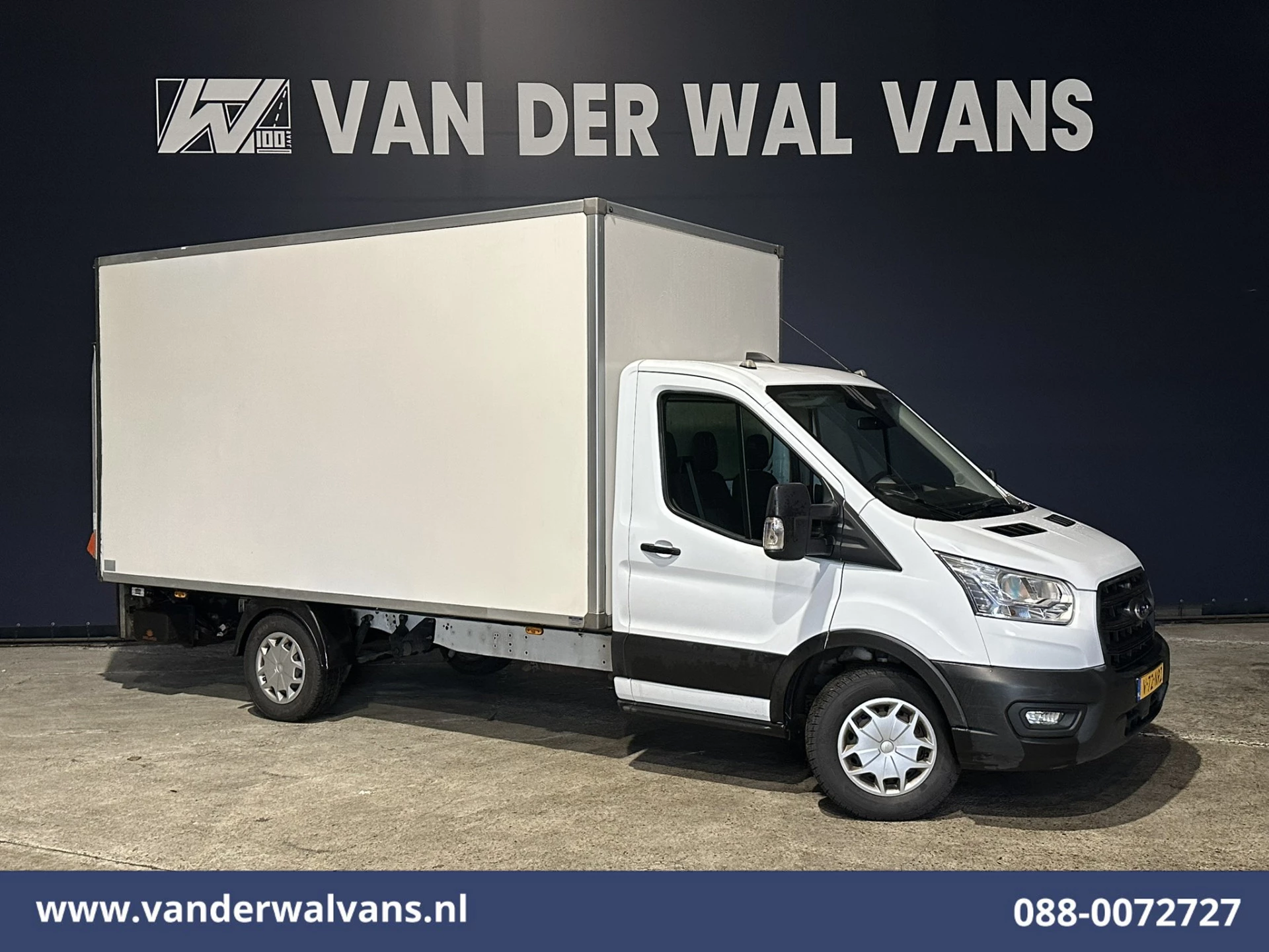 Ford Transit 2022 - 2.0 TDCI 161pk Bakwagen Laadklep Euro6 Airco | Cruisecontrol | Verwarmde voorruit | 1040kg laadvermogen image 1