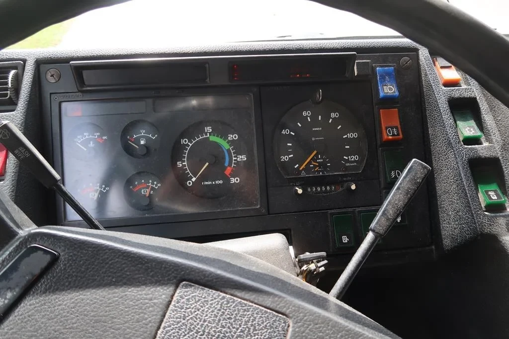 Volvo F 10.320 1992 - F10.320 - 1992 - TD122 - Oldtimer afbeelding 11