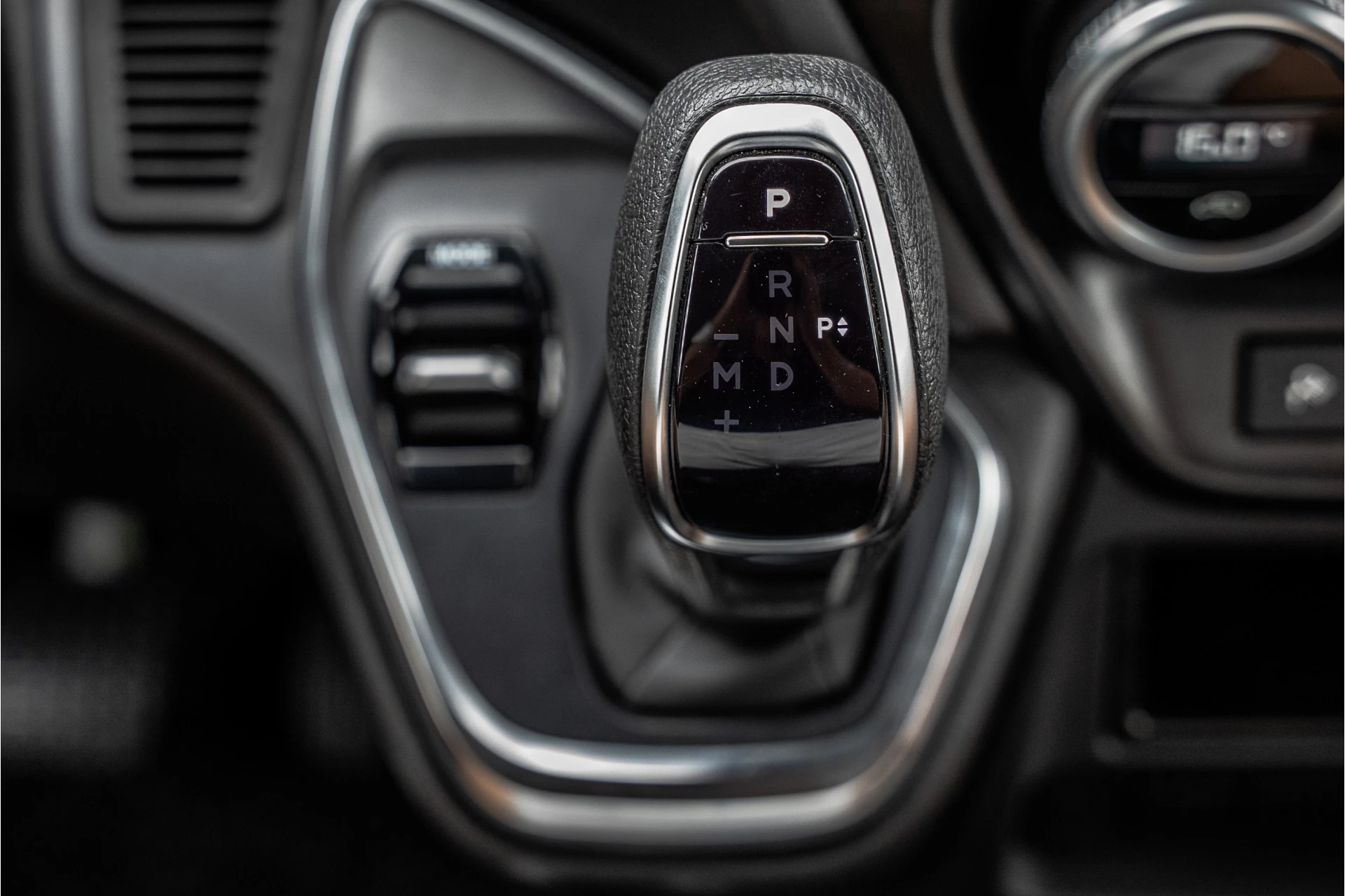Iveco Daily 2024 - 35S18 | 3.0L 180PK | Automaat | NW MODEL | 3.5T Trekgewicht | Camera | Carplay | Climate imagen 24