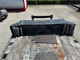 Broshuis N/A 2015 - 3ABSD Lowloader 3-axle / GVW: 53.000kg / Neck: 23.000kg / hydraulic steering + ramps + loading table / 4.60m extendable / winch / liftaxle immagine 47