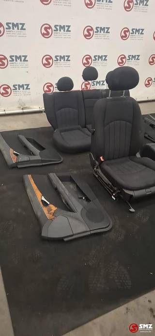 Mercedes-Benz N/A - Occ set interieur met zetels W211FL  Mercedes zdjecie 2