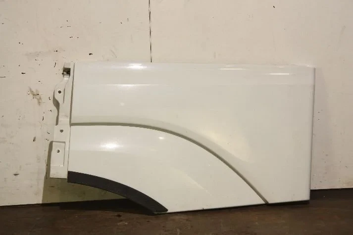 Mercedes-Benz - Body & Chassis Parts Spatscherm verlenging Li. MB M imagen 1