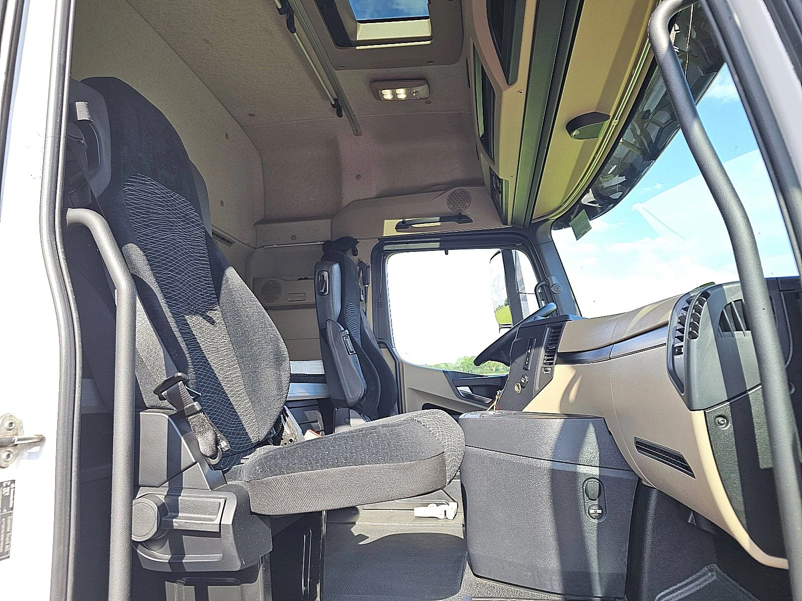 Mercedes-Benz Actros 2021 - 1853 LS изображение 7