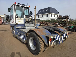 Terberg RT283 | TERMINAL TRACTOR 4X4| TURNING CHAIR. | AUTOMATIC GEAR | 24846 hOURS. 2011 - N/A imagen 3