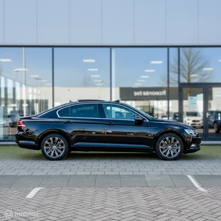 Volkswagen Passat 2015 - 1.8 TSI Highline DSG | Full Options | PANO zdjecie 8