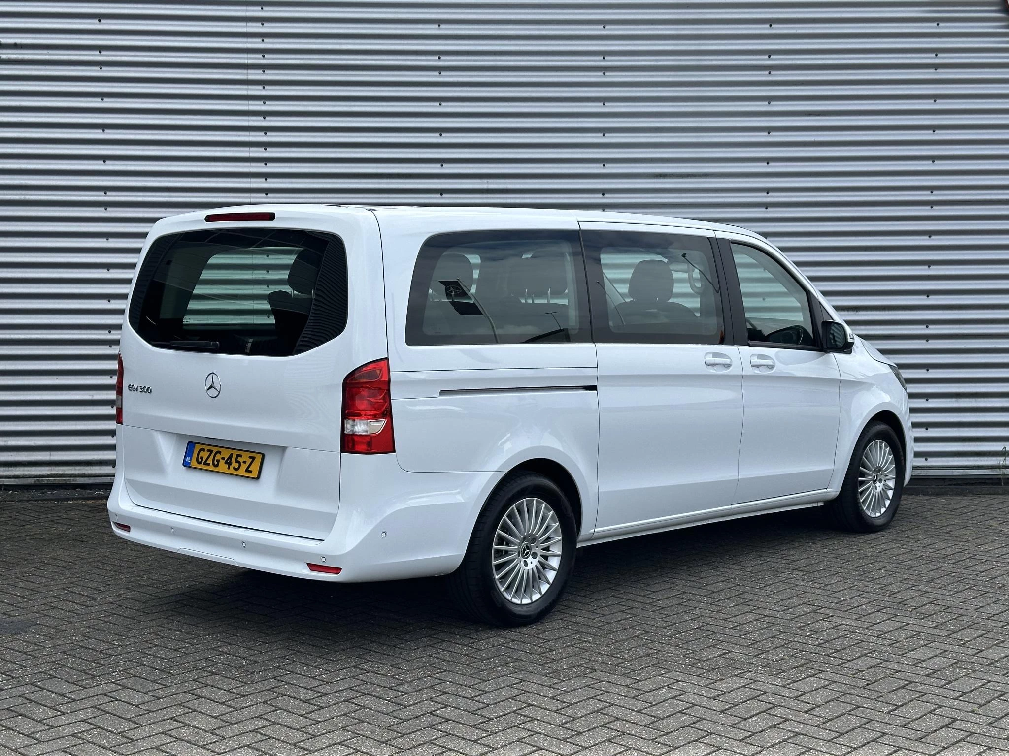 Mercedes-Benz EQV 2025 - 300 90 kWh 6/7/8-Persoons Facelift Model L2 afbeelding 3