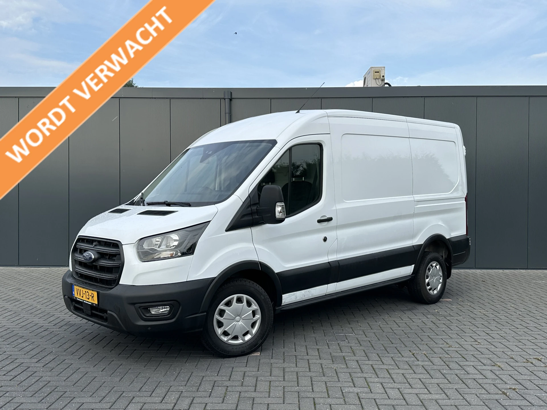 Ford Transit 2023 - 350 2.0 TDCI 130 PK / L2H2 / WORDT VERWACHT / 1e EIG. / 33.218 KM / AIRCO / CRUISE CONTROL afbeelding 1