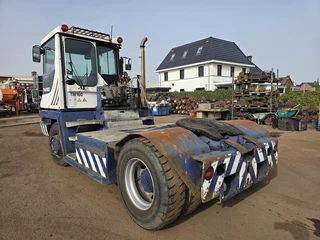 Terberg RT283 | TERMINAL TRACTOR 4X4| TURNING CHAIR. | AUTOMATIC GEAR | 23235 HOURS 2012 - N/A imagem 3