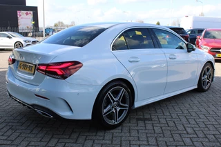 Mercedes-Benz A-Class 2020 - 180 AUT7 AMG LINE WIDESCREEN NAVI CAMERA CARPLAY NL AUTO изображение 3