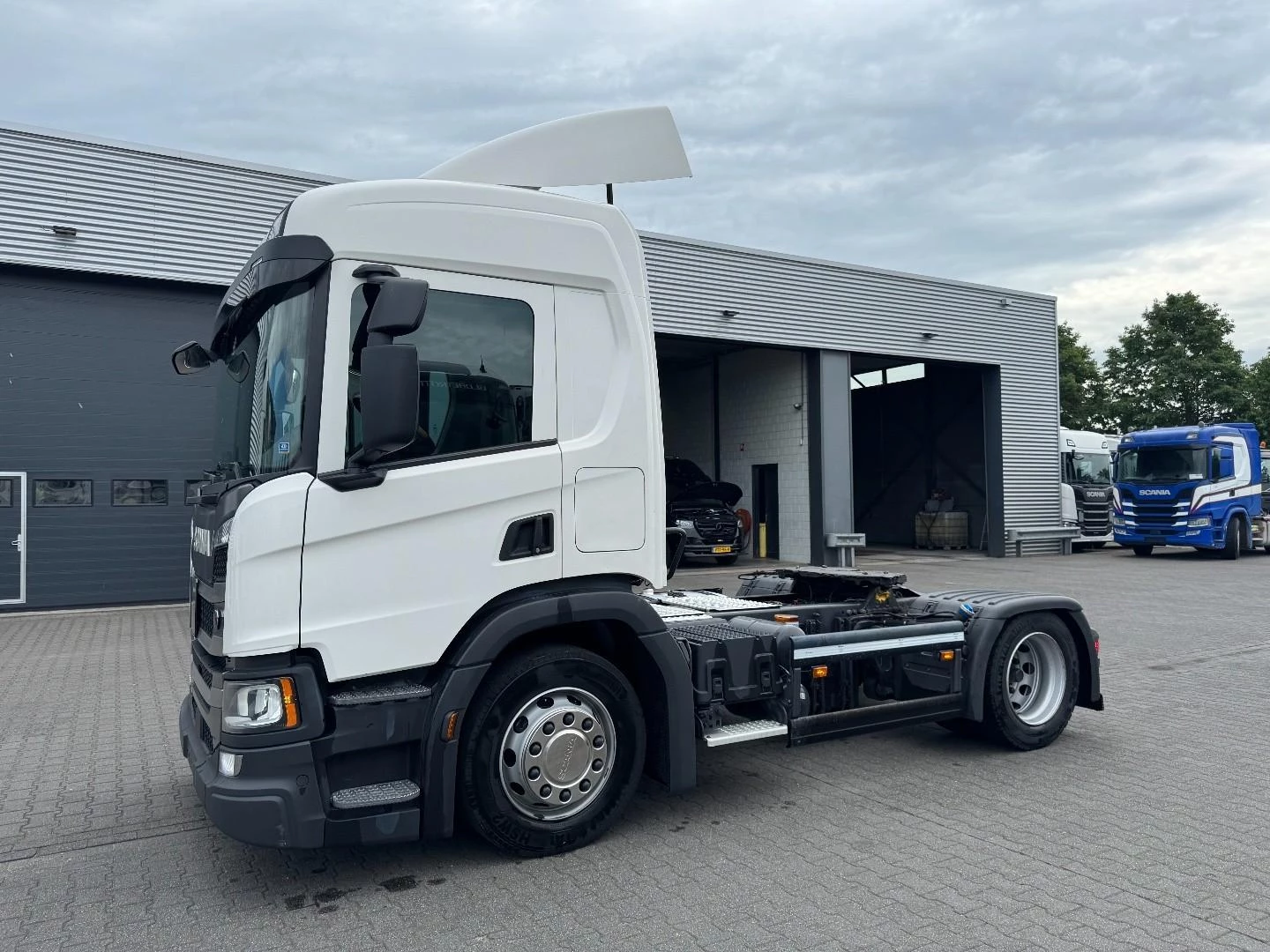 Scania P 2021 - P360 4x2 , 134000 km ! perfect distribution truck afbeelding 1