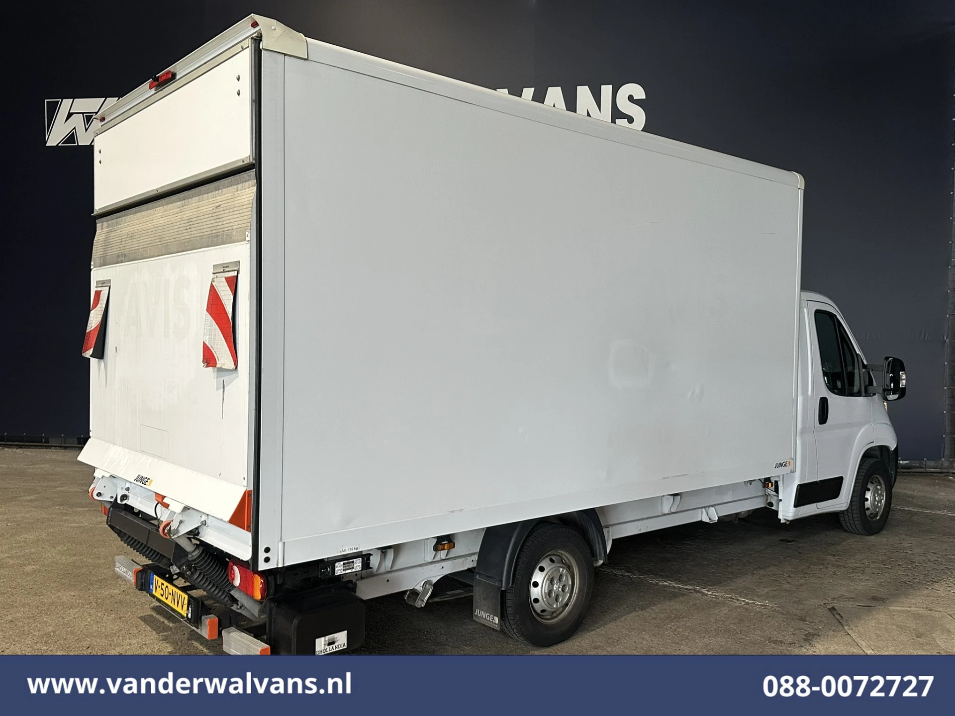 Peugeot Boxer 2022 - 2.2 BlueHDi 141pk Bakwagen 436cm Lang Laadklep Euro6 Airco | 1055kg laadvermogen | Camera image 12