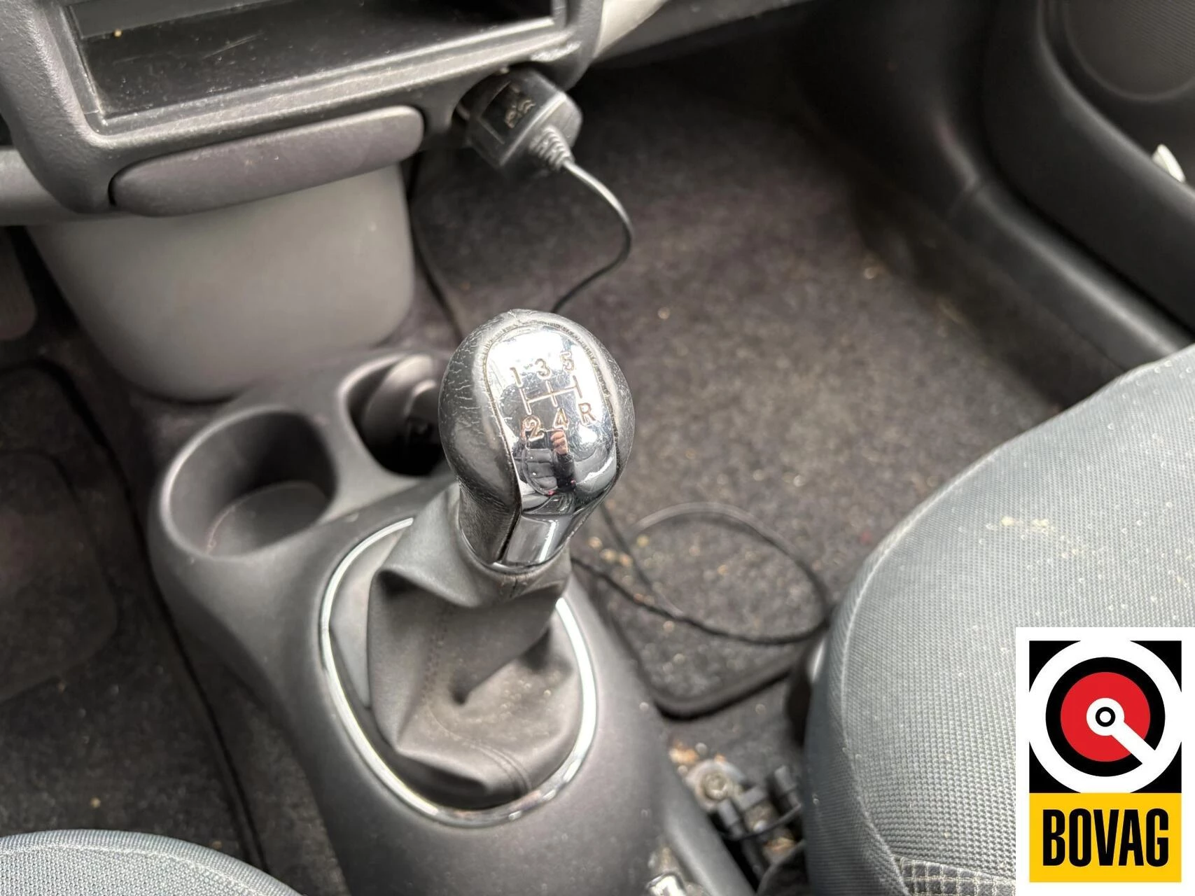 Toyota Yaris 2004 - 1.3 VVT-i Sol 100% onderhouden obrázek 16