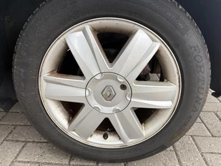 Renault Mégane 2005 - 1.6-16V Privilège Luxe APK tot 07-2027 obrazek 19