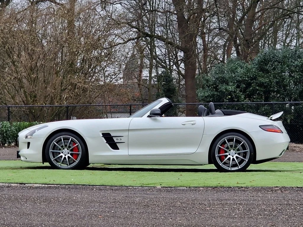 Mercedes-Benz SLS 2013 - GT 6.3 AMG Roadster - Full spec - German registration obrázek 35