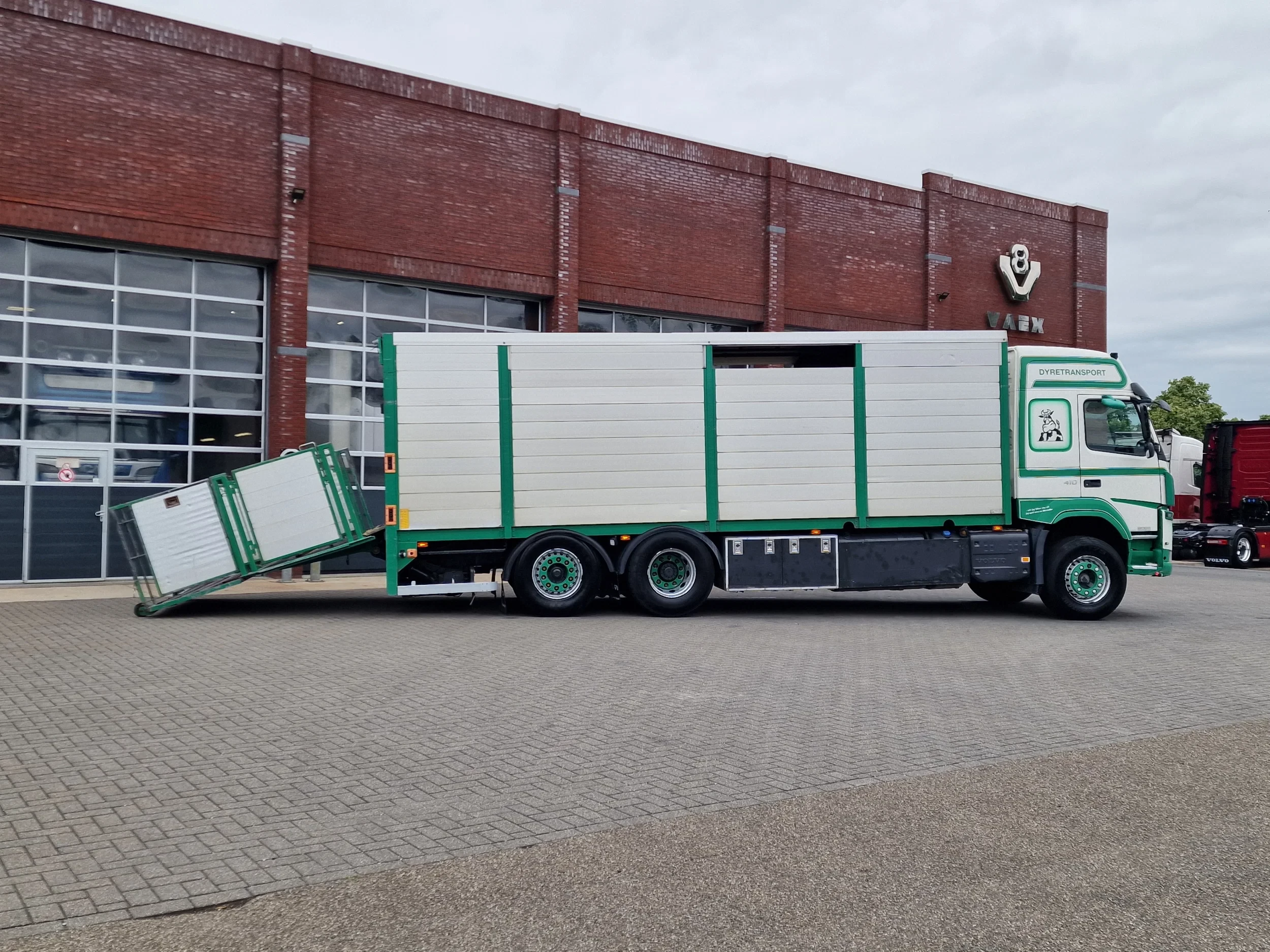 Volvo FM 2014 - 410 Globetrotter 6x2*4 - Livestock - Euro 6 - Steering axle zdjęcie 10