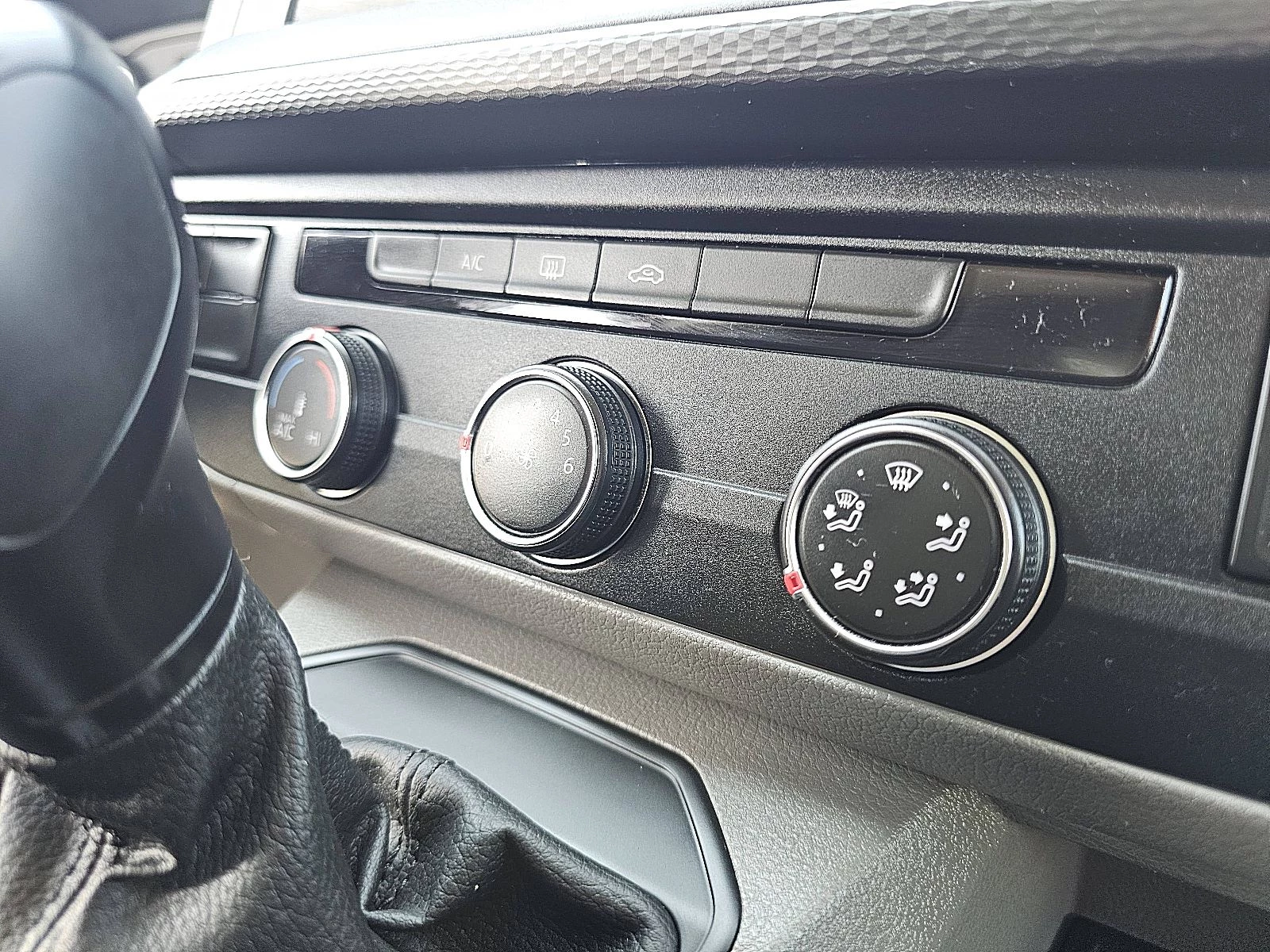 Volkswagen Transporter 2022 - 2.0 TDI Bild 10