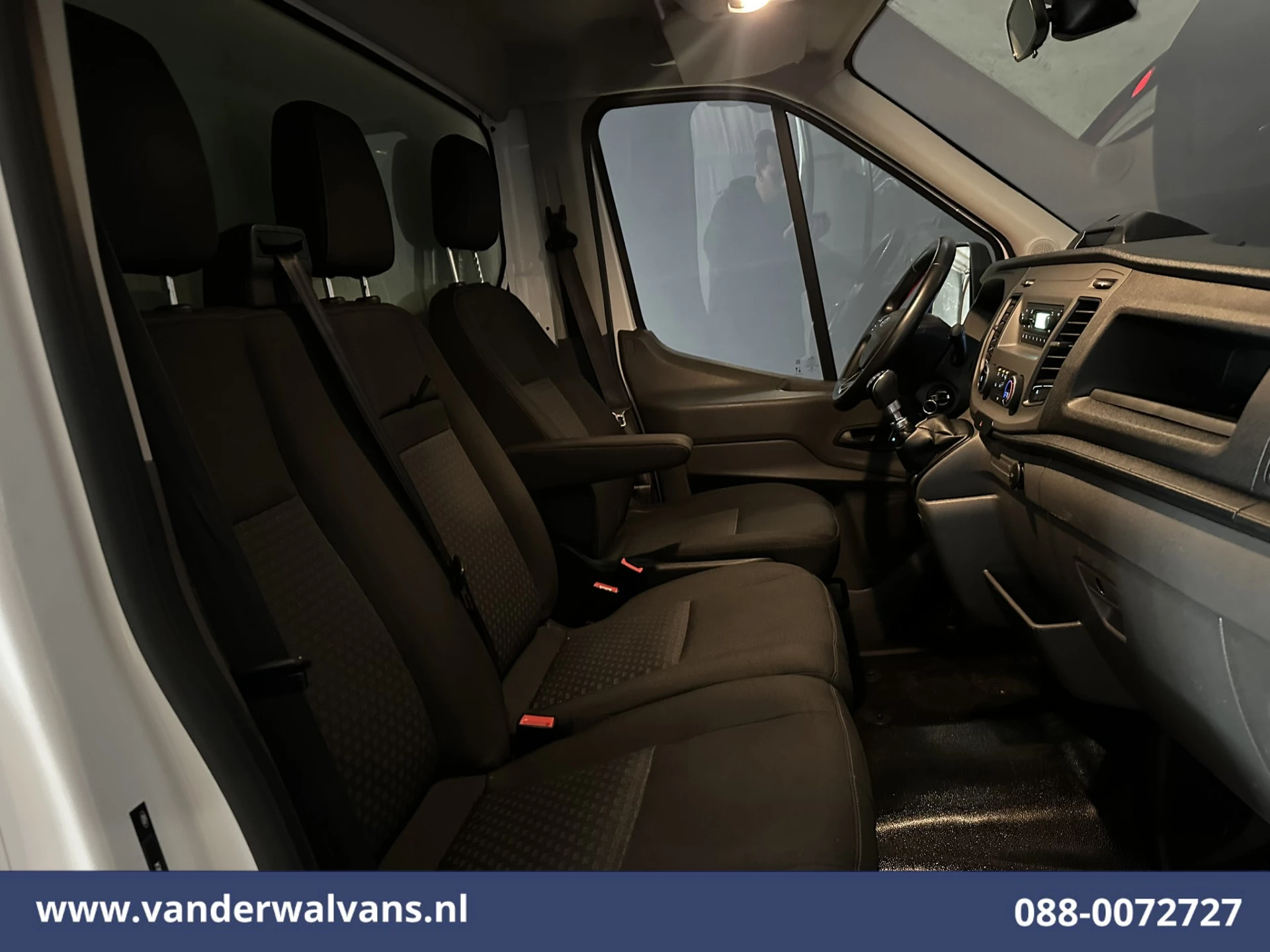 Ford Transit 2022 - 2.0 TDCI 130pk Bakwagen Laadklep Euro6 Airco | 1040kg laadvermogen | Cruisecontrol | Verwarmde voorruit image 7