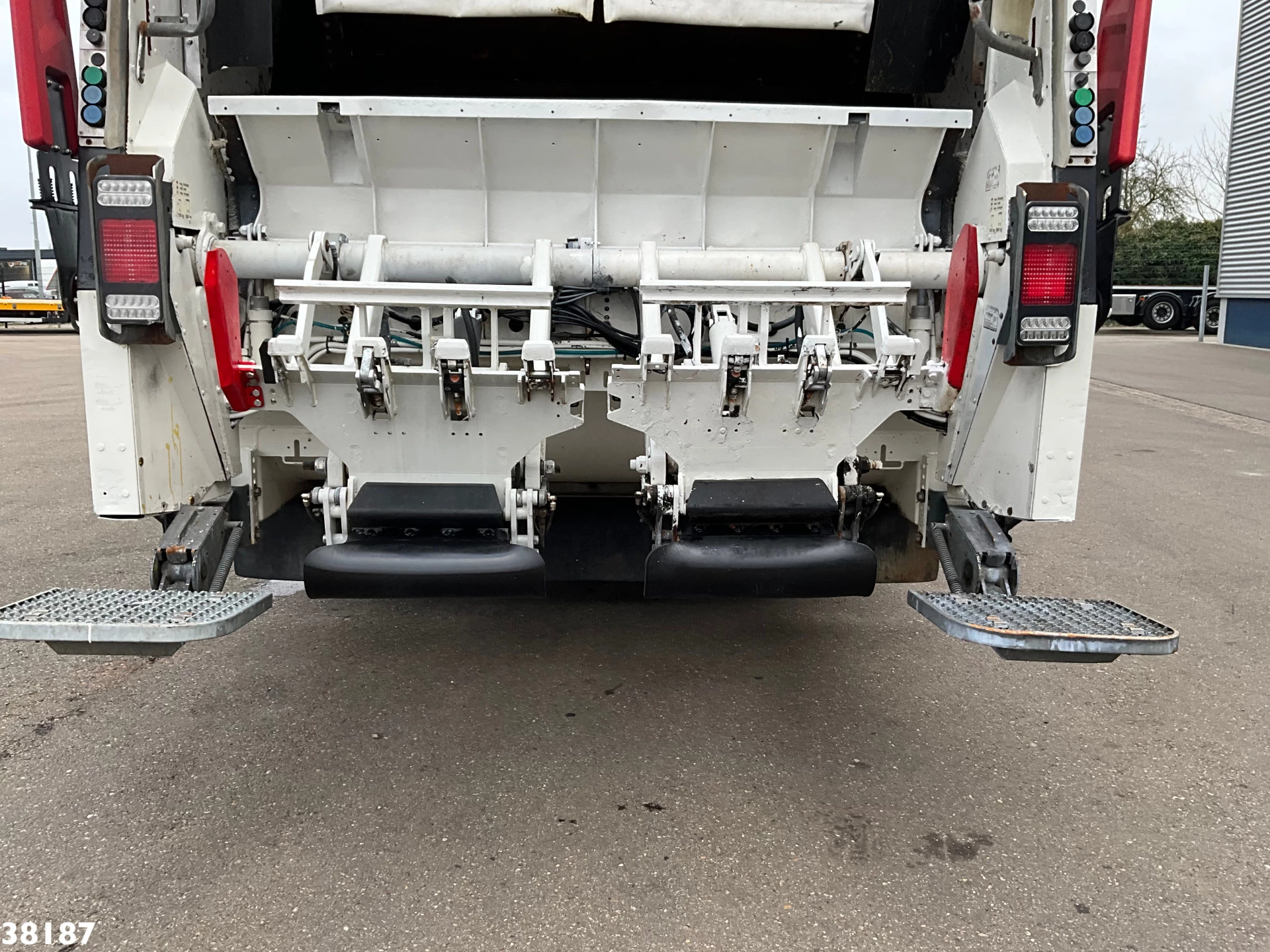 MAN TGS 2018 - 26.320 Euro 6 Zoeller 22m³ Just 116.493 km! image 10