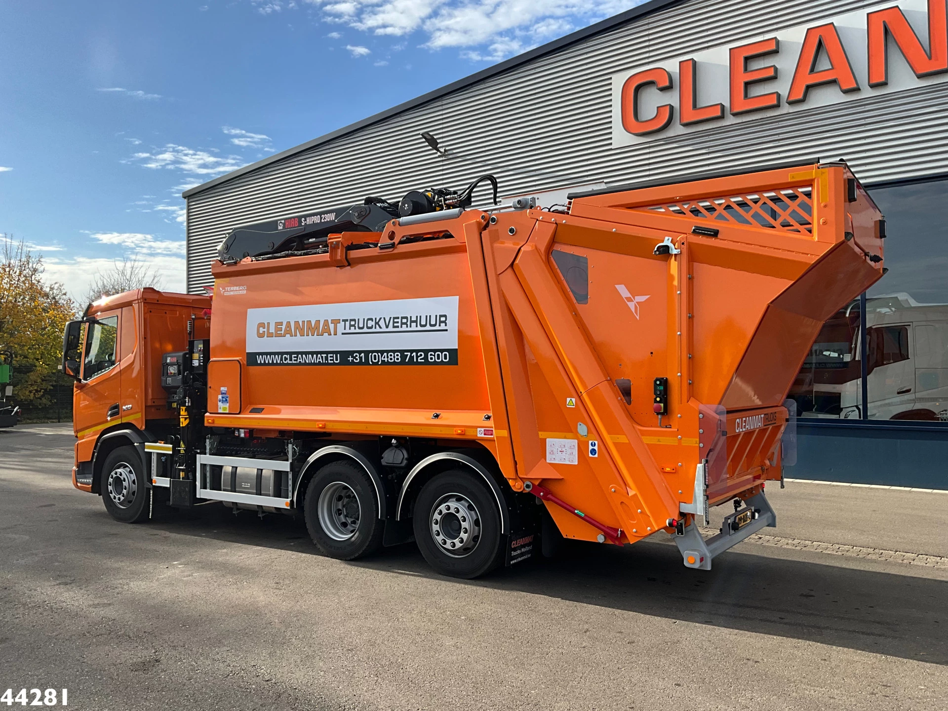DAF FAN XD 340 Euro 6 Hiab 23 Tonmeter laadkraan 2024 image 5