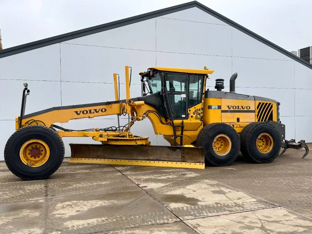 Volvo 2011 - G970 - 4.88m Blade / 3 Tine Ripper / EPA obrázek 1