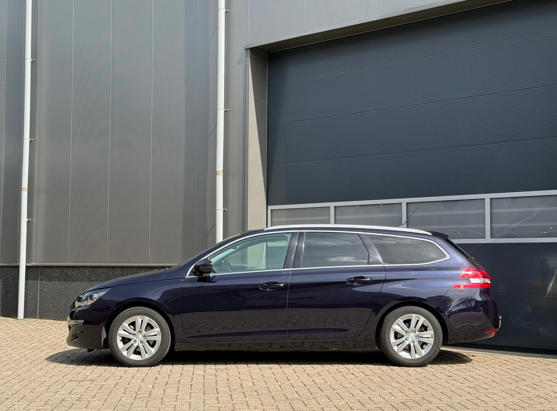 Peugeot 308 2015 - SW 1.6 BlueHDI Blue Lease Executive Pack bj.2015 Cam|Navi|Trekh|Pano|Nap. imagem 2
