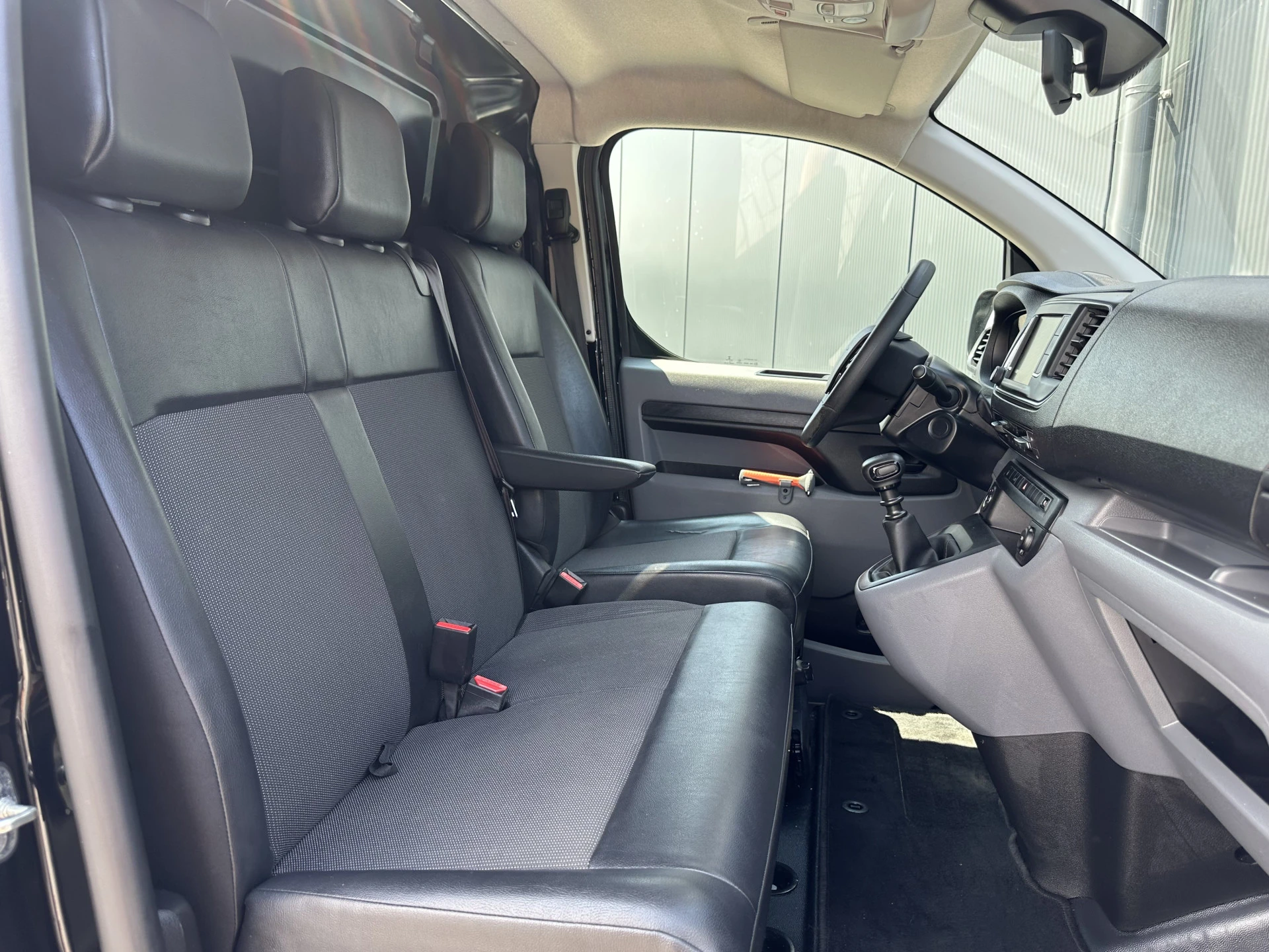 Peugeot Expert 2021 - 1.5 BlueHDI 120 PK URBAN / L1H1 / 1e EIG. / SORTIMO / CAMERA / BLIND SPOT / TREKHAAK / ECC / CRUISE / 17 INCH LM afbeelding 6