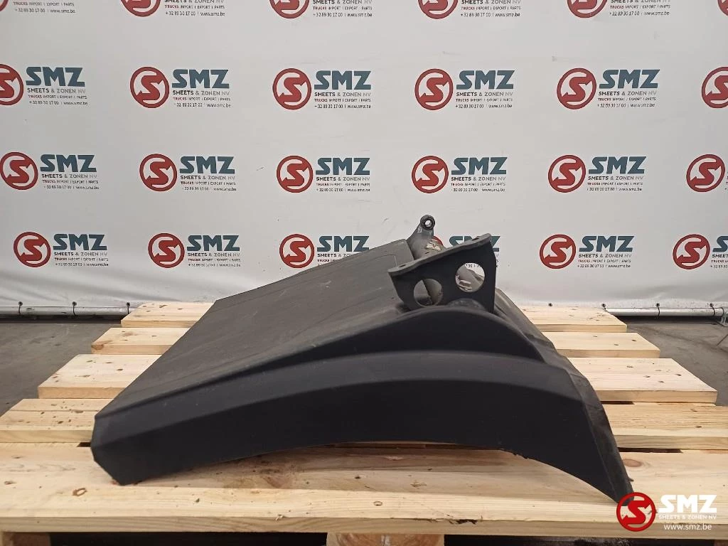 Mercedes-Benz 2021 - Occ spatbord linksachter + steun Mercedes obrázek 2