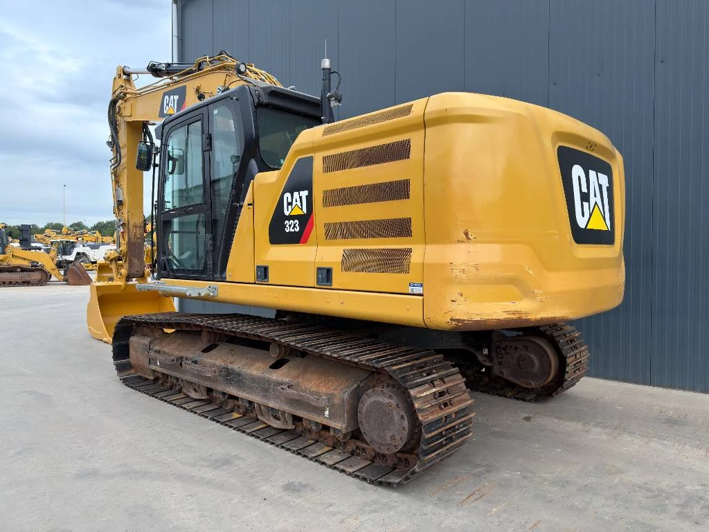 Cat 2019 - 323 07B obrázek 3