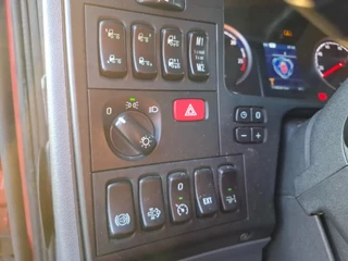 Scania P 2015 - P280 / CURTAIN SAILS / PLATFORM / FRIDGE / NAVI / AUTOMATIC / EURO-6 / 2015 image 24