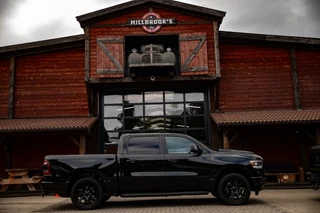 Dodge Ram 1500 2024 - 5.7 V8 4x4 Crew Cab Laramie afbeelding 3 miniatuur