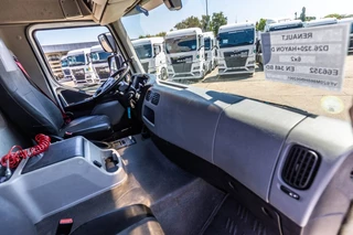 Renault N/A 2017 - D26.320-6x2+DHOLLANDIA 2T. image 21