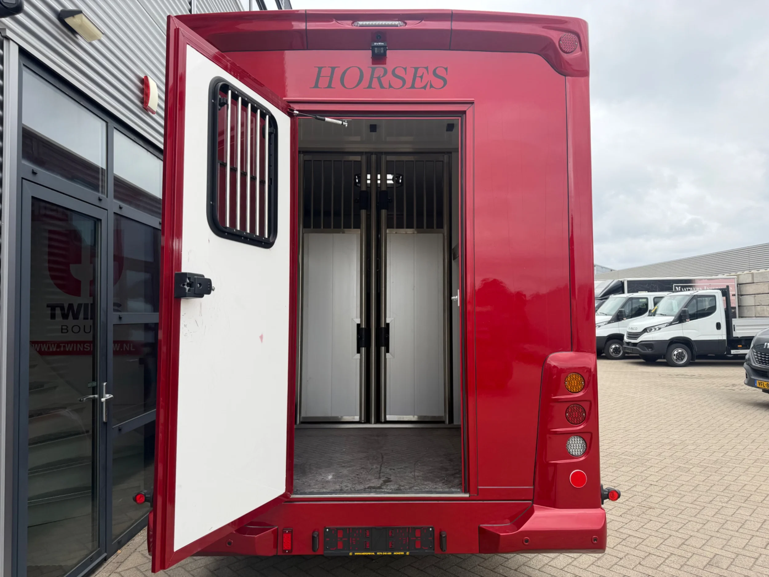 Mercedes-Benz Sprinter 2024 - 317CDI Paardenwagen-Hengsten Uitvoering Automaat Airco Navi Cruisecontrol 70,000KM obrázek 19