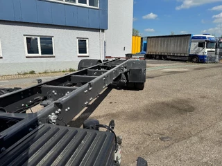 Renault D 2025 - MET MAAR KM 17.214 320HP - CHASSIS + DHOLLANDIA 1.500 KG bild 7