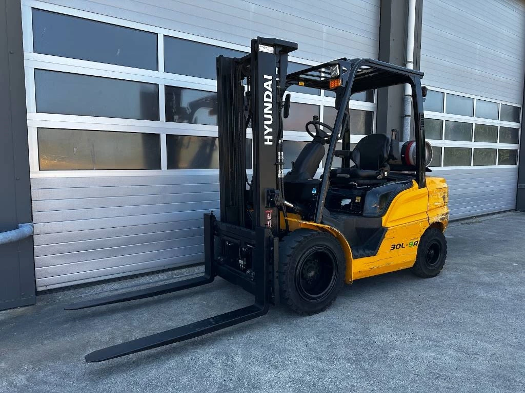 Hyundai 2018 - 3 Ton LPG Heftruck 3000Kg forklift 30L-9A gas image 2