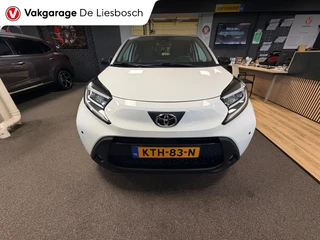 Toyota Aygo 2022 - X 1.0 VVT-i MT first / apple /stoelverw /cruisec /camera/pdc/clima/boeken afbeelding 2 miniatuur