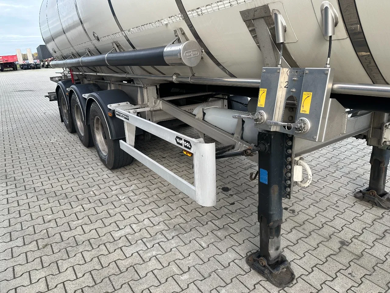 Van Hool 2015 - FOOD / 39.000L / 3-COMP / INOX / NL-trailer image 32