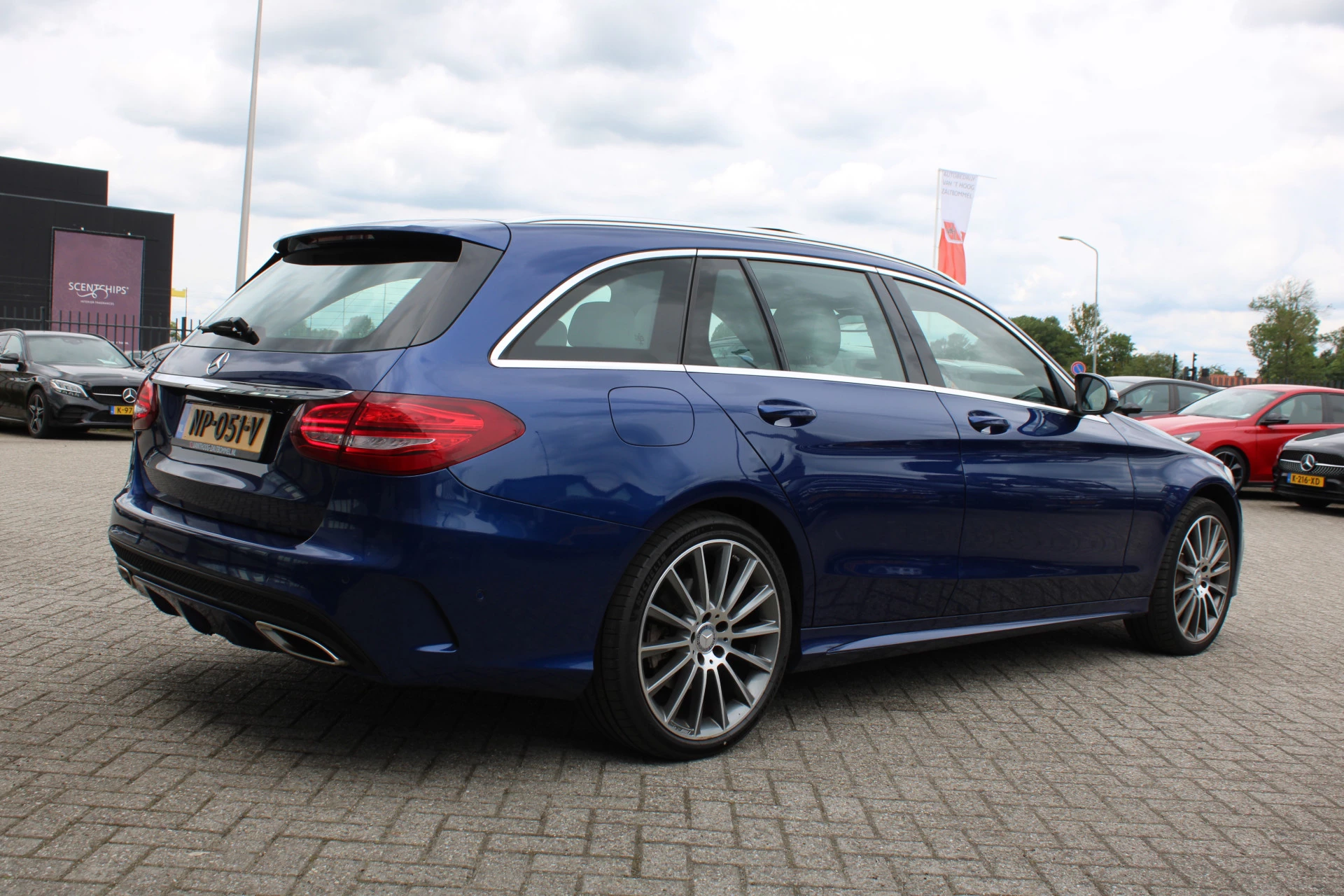 Mercedes-Benz C-Class 2015 - Estate 400 4MATIC AMG PANORAMADAK LUCHTVERING LEDER MEMORY HEAD-UP COMAND 19'' TREKHAAK image 7