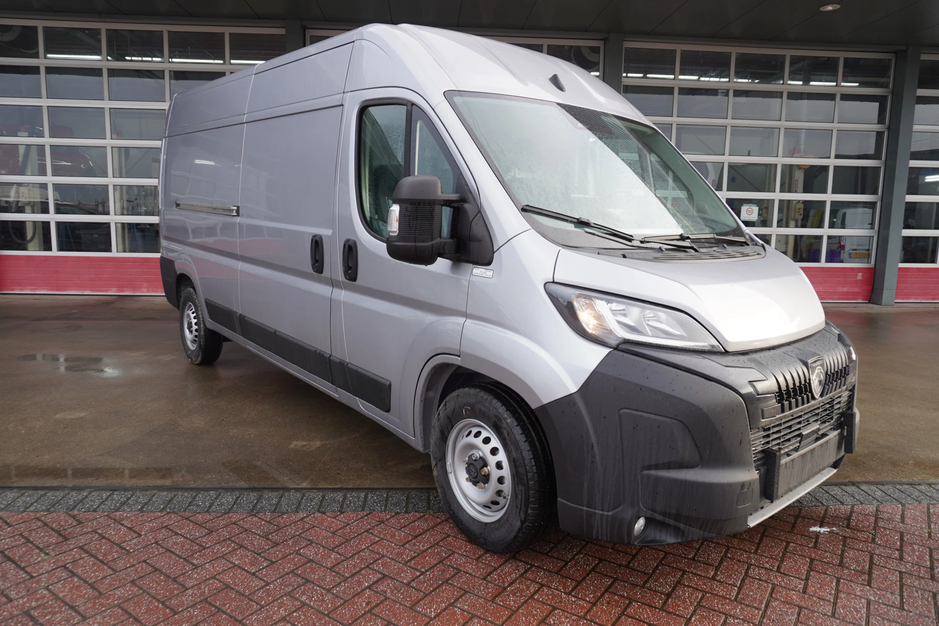 Peugeot Boxer 2024 - 2.2 BlueHDi 180PK S&S L3H2 3.5t Zwaar Automaat afbeelding 2