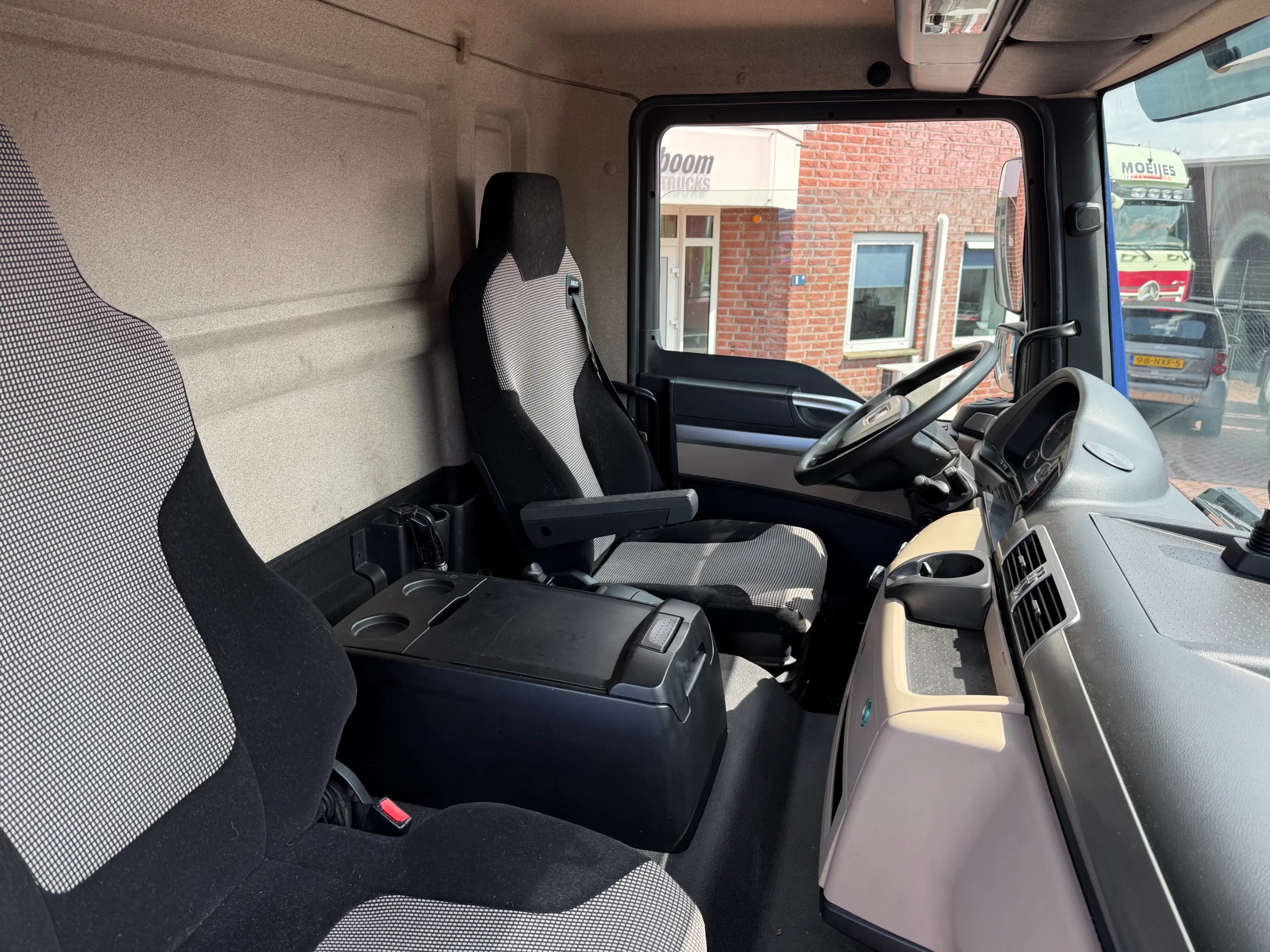 MAN TGM 2017 - TGM 12.250 4X2 BL bakwagen met 2 Tons klep afbeelding 6