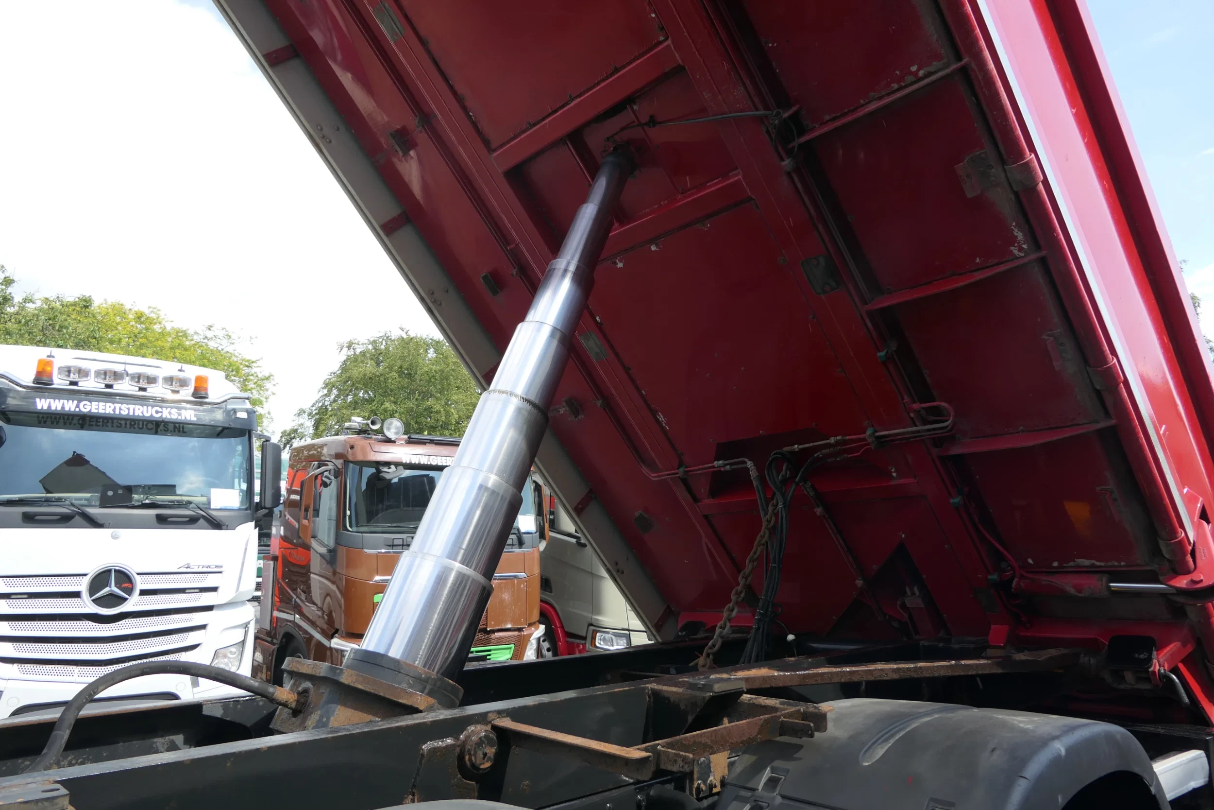 MAN TGS 2015 - 26.480 | 6X6 | 2 Side Tipper + Hydraulic dust cover | PALFINGER Q170Z84TI + Easy fold | 671711Km | 2015 | Smart Tacho 2 | Full Steel | Drum brakes | Trailer coupling | TUV/MOT/APK 02-2027 | NL-Truck afbeelding 10