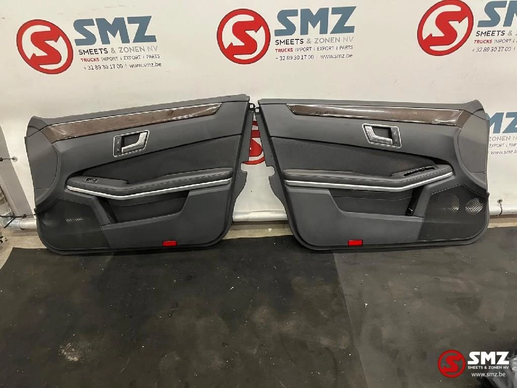 Mercedes-Benz - Occ set interieur met zetels S212 Mercedes obrázek 35