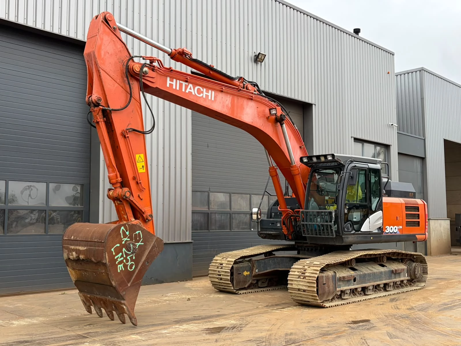 Hitachi ZX300LCN-6 2019 изображение 2