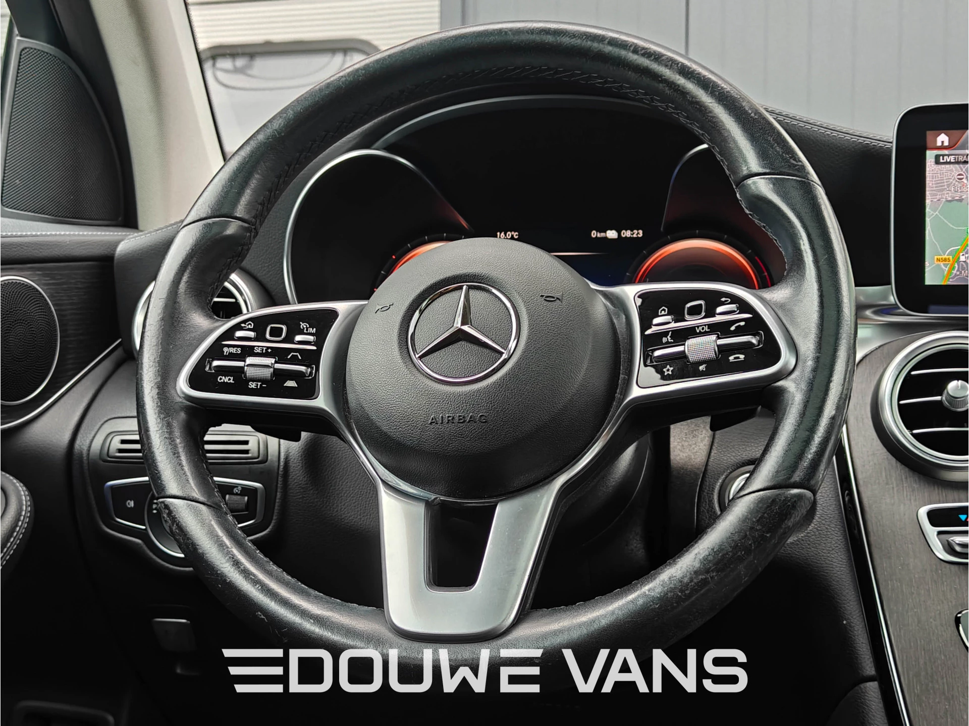 Mercedes-Benz GLC 2020 - 300e 4MATIC AMG Panorama Leder Night Pakket Memory Bild 25