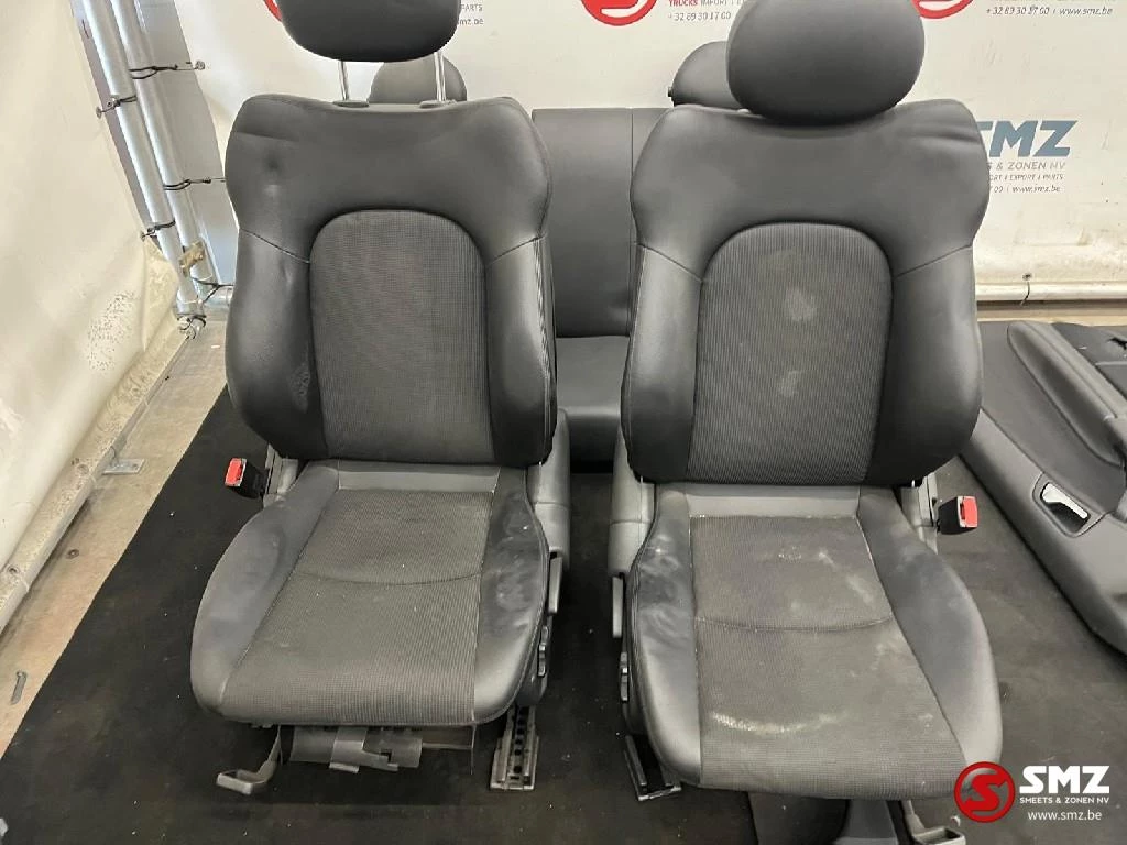 Mercedes-Benz - Occ set interieur met zetels C203 Mercedes imagen 2